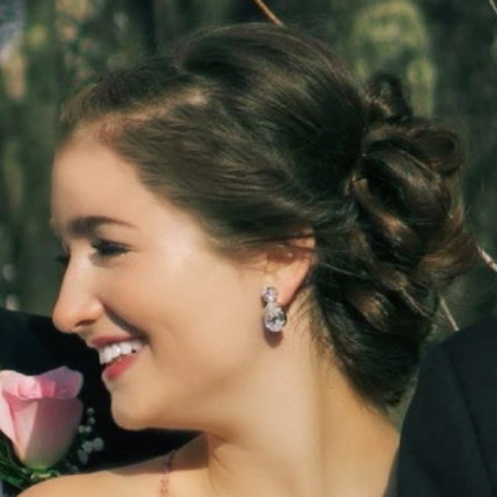 Meet your Posher, Caitlin